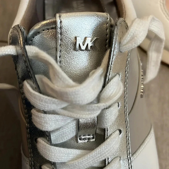 HOST PICK 🌸NWOT MICHAEL KORS Taupe Pink Silver Leather Sneaker Shoe, Size 9 - Picture 10 of 13